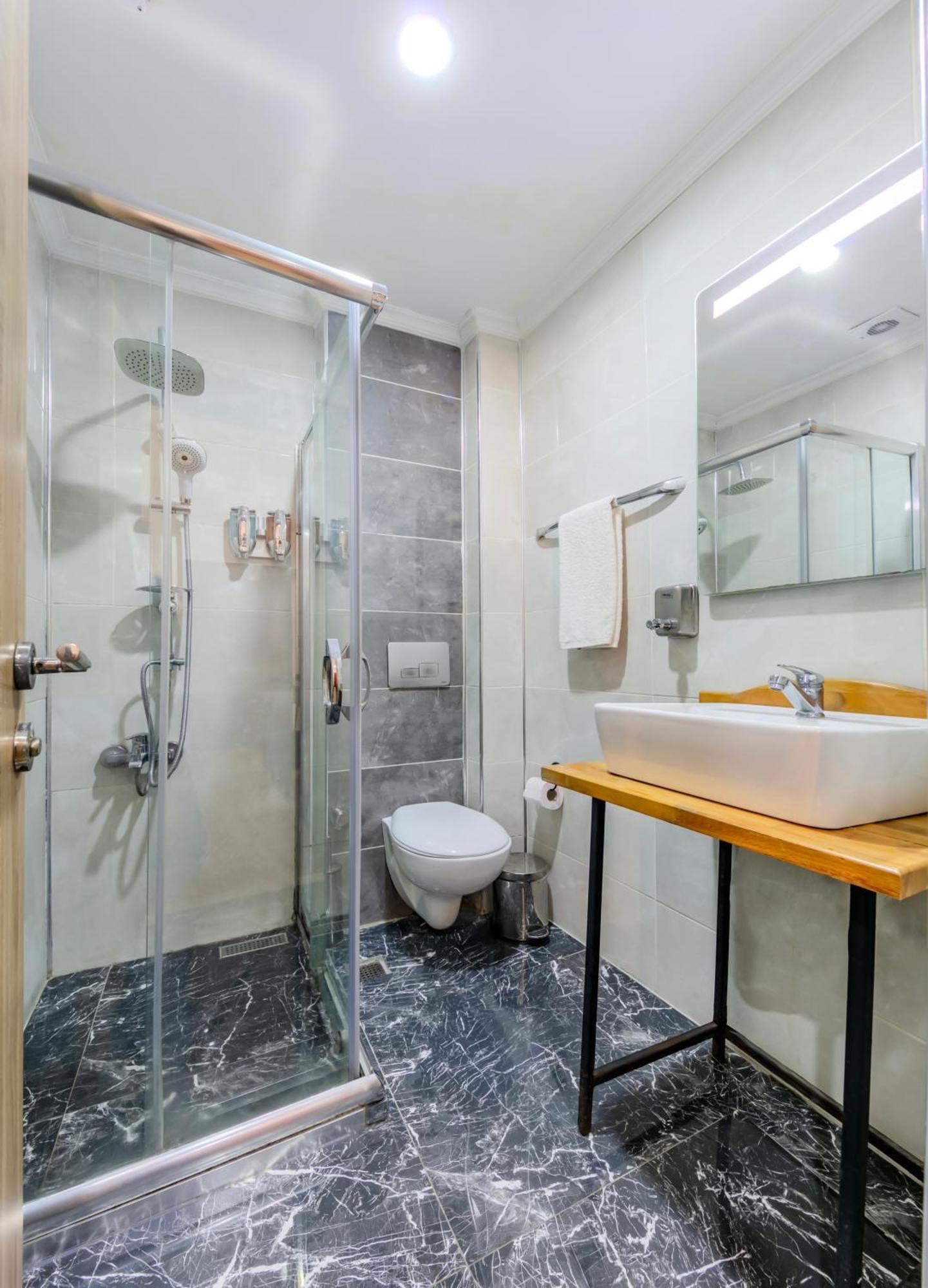 La Pazza Suites Стамбул Экстерьер фото