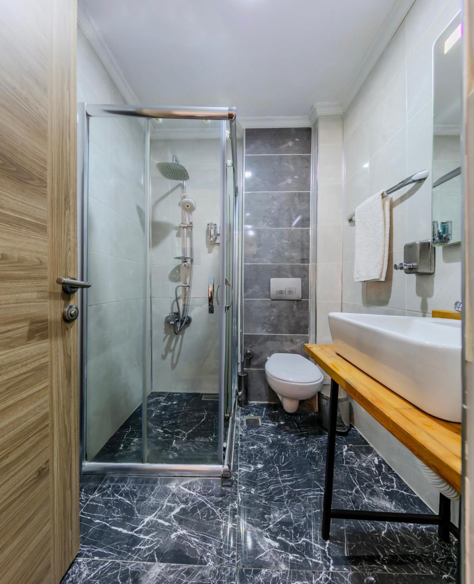 La Pazza Suites Стамбул Экстерьер фото