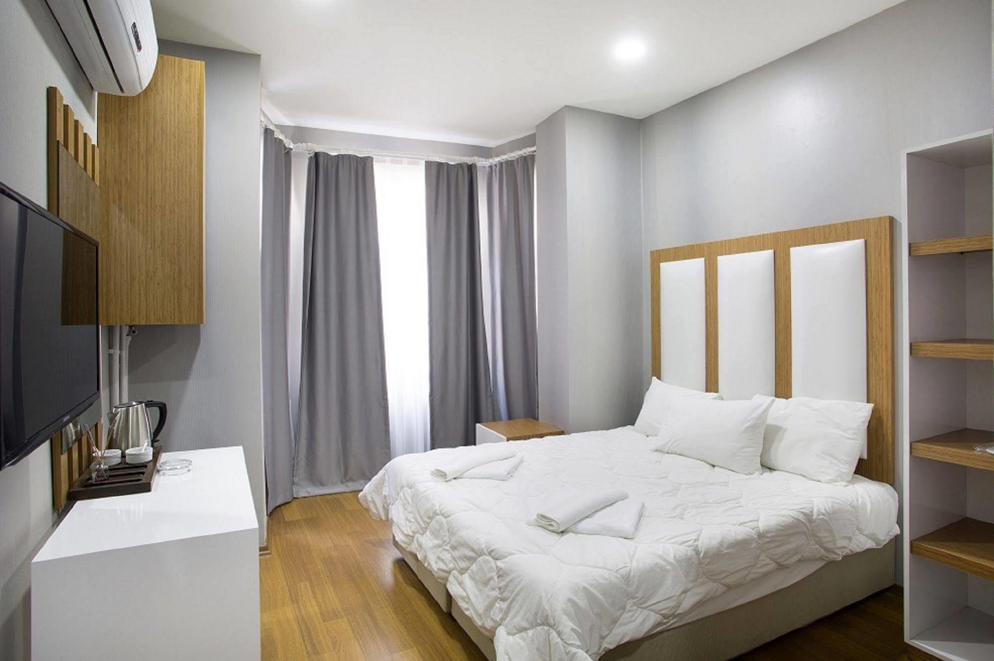 La Pazza Suites Стамбул Экстерьер фото