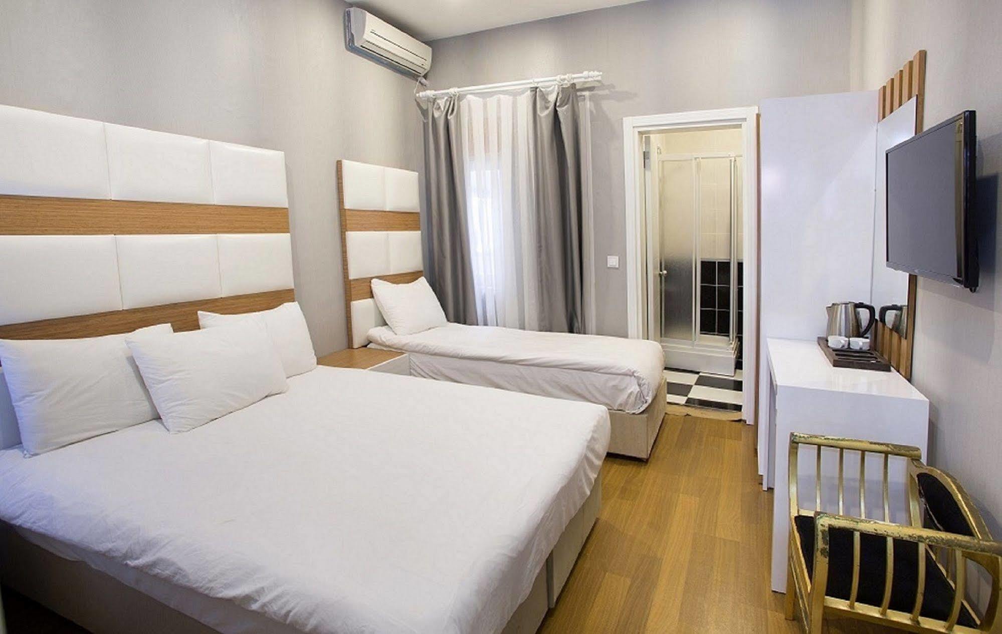 La Pazza Suites Стамбул Экстерьер фото